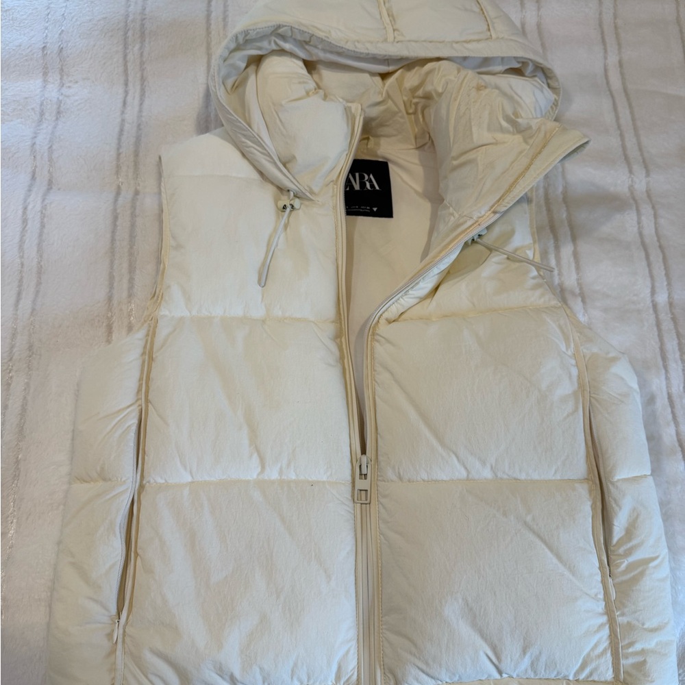 Zara Off-White Hooded Puffer Vest
